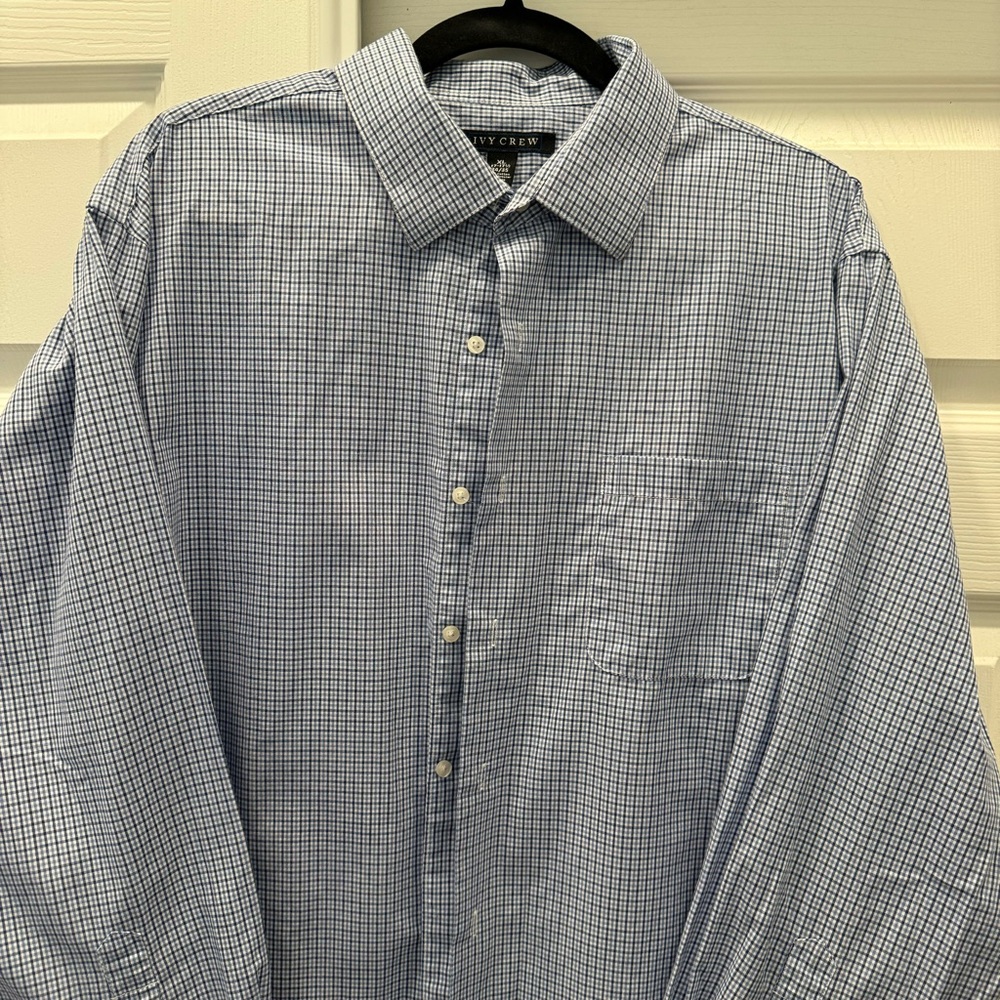 Blue/pattern Dress shirt. Size XL
17-17.5 
34-35